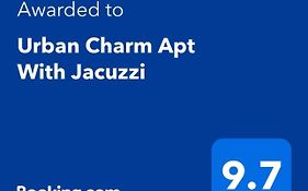Urban Charm Apt With Jacuzzi